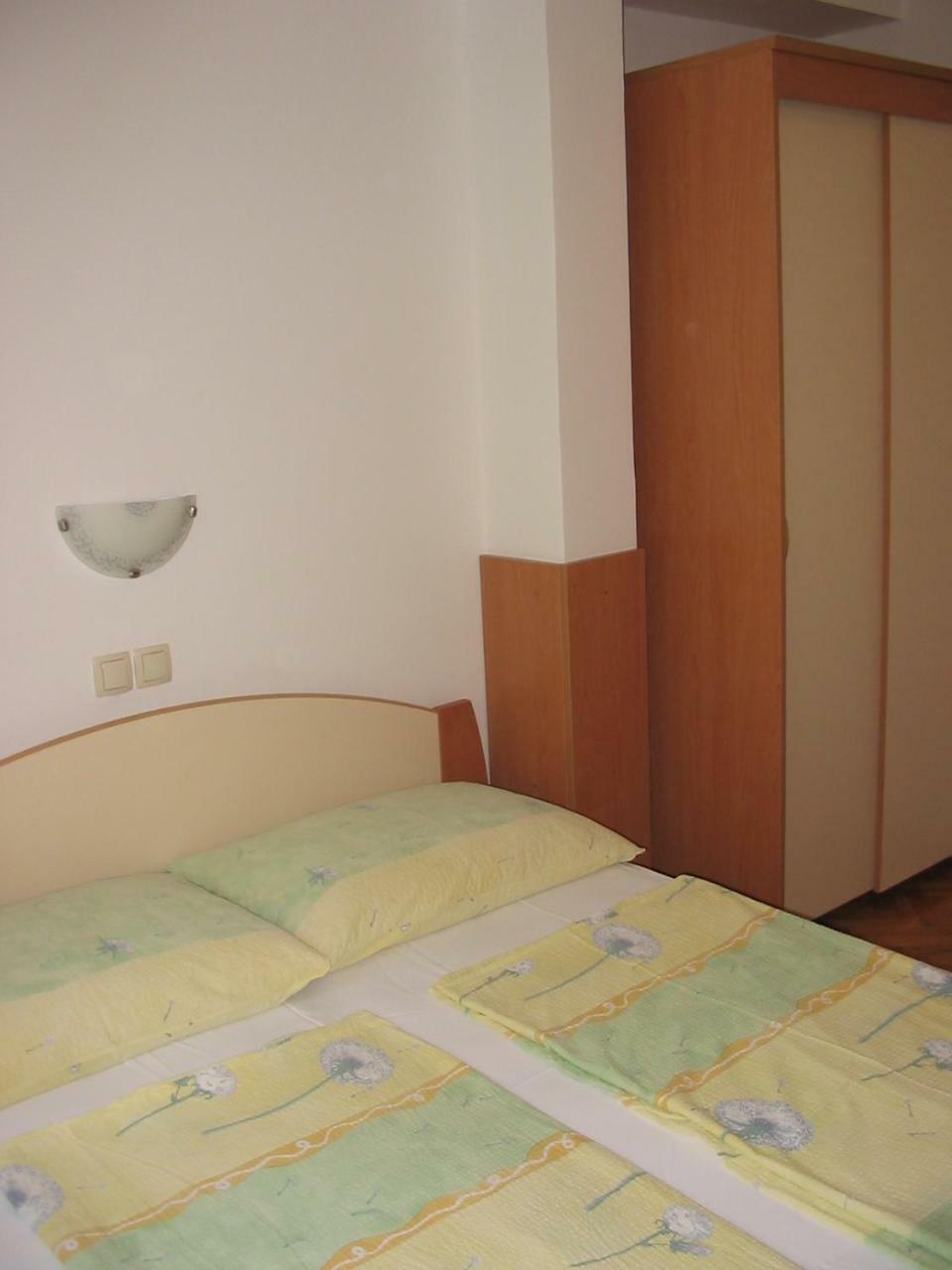 Apartmani Manuela Lopar Bilik gambar