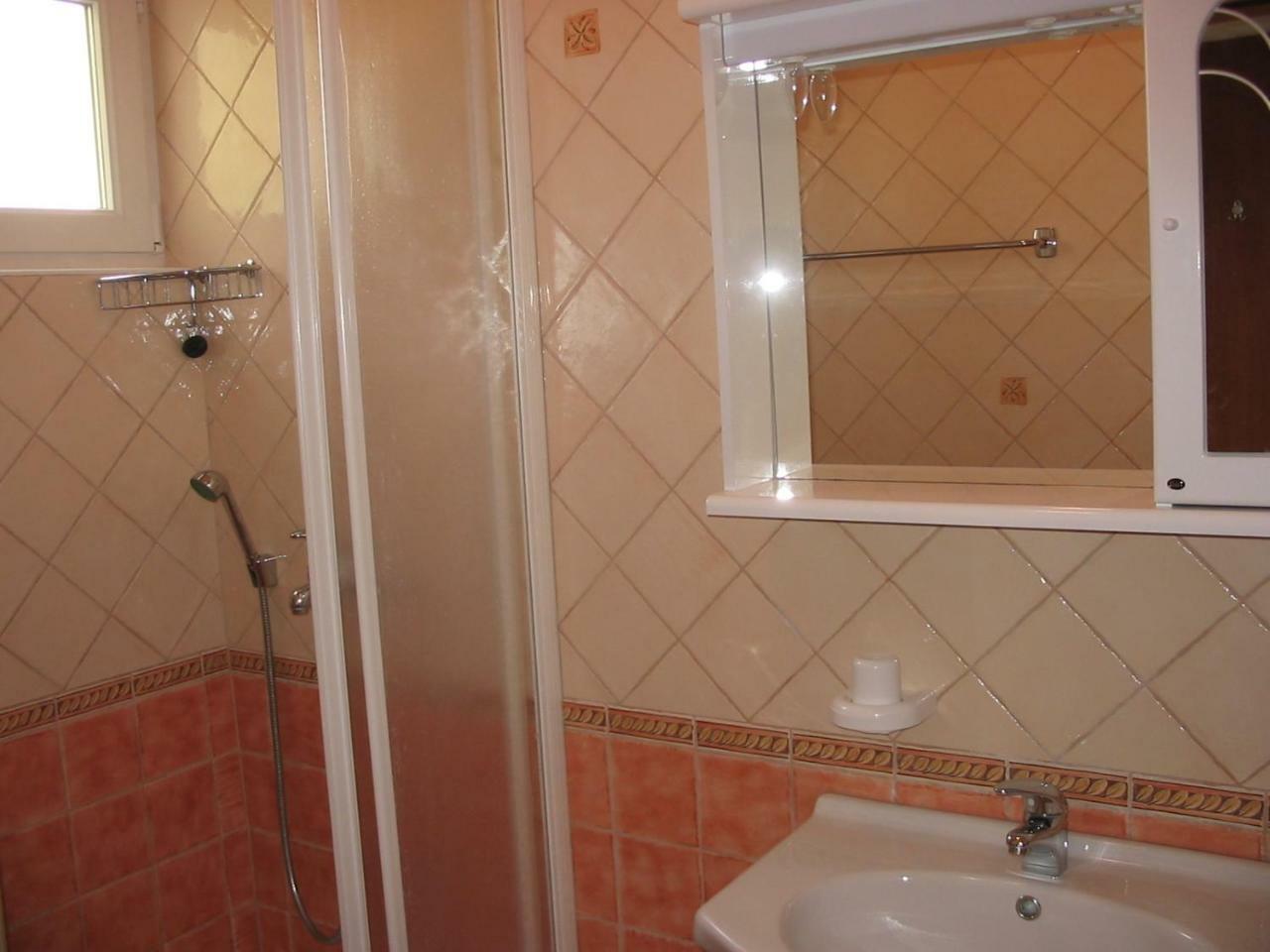 Apartmani Manuela Lopar Bilik gambar