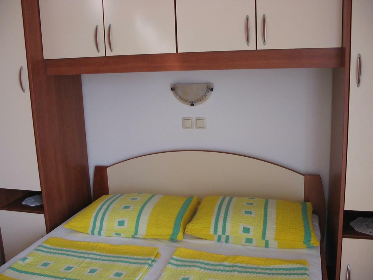 Apartmani Manuela Lopar Bilik gambar